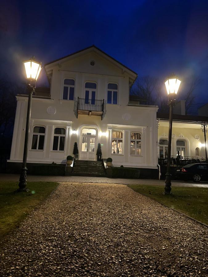 Dwor Na Wolicy Hotel Debica  Exterior photo